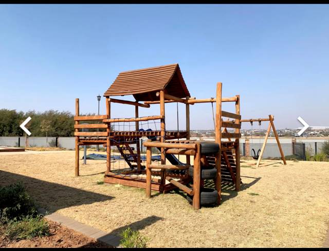 2 BEDROOM TOWNHOUSE TO LET IN GLEN MARAIS